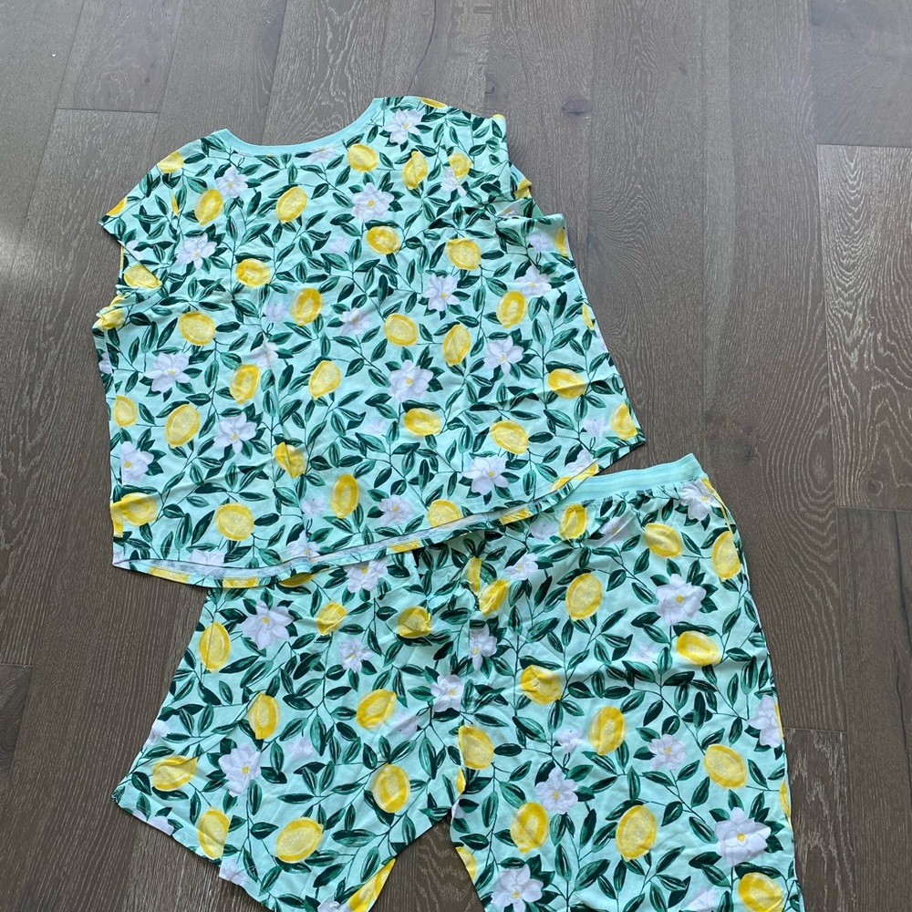 Carole Hochman women’s pajama set - Picture 6 of 6